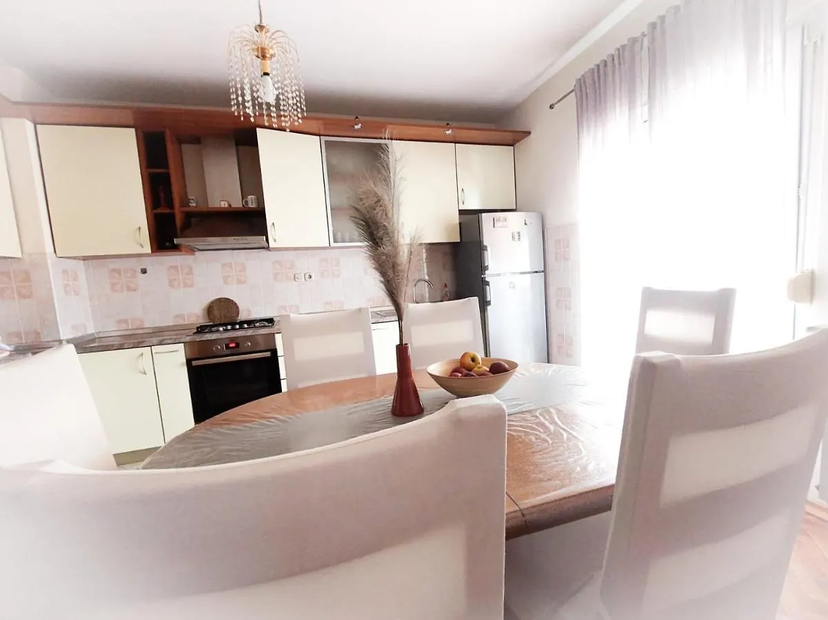 Apartman Ena, Biograd Na Moru 0*,  Croatia